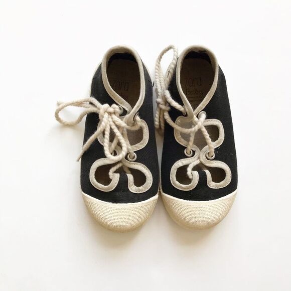 ZARA black/cream lace up shoes EUC size 22(6) - Picture 4 of 7